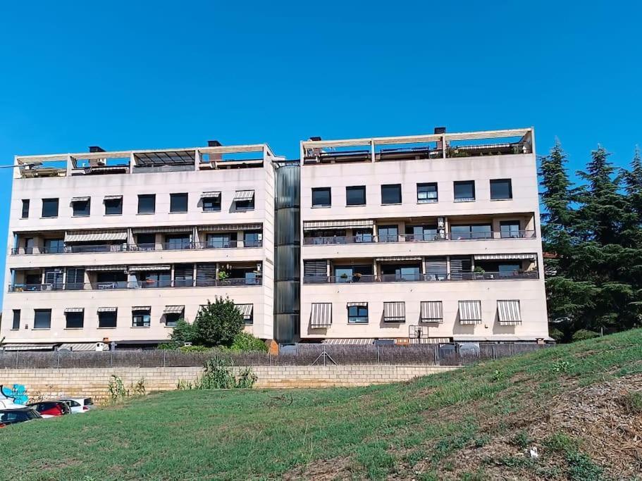 Duplex Con Piscina En Rubi Daire Dış mekan fotoğraf